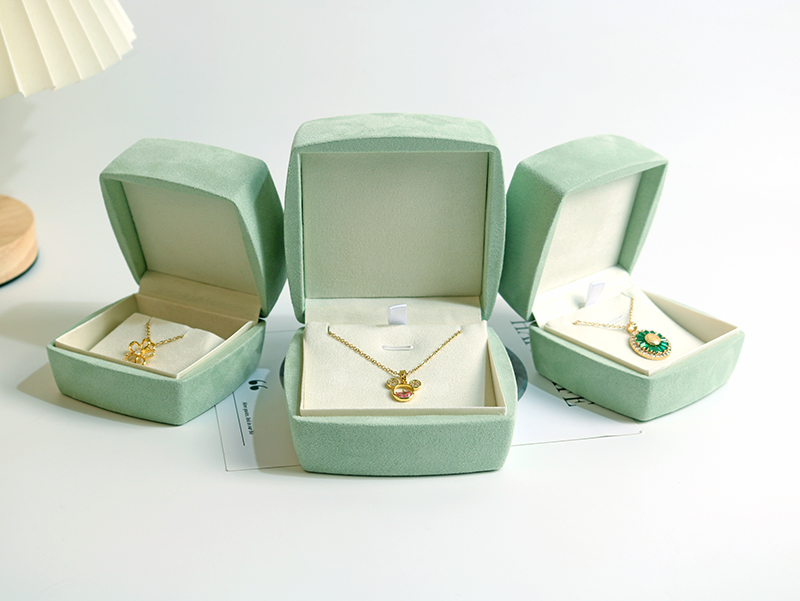 Faux leather jewelry box