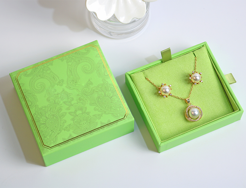 luxury pendant box