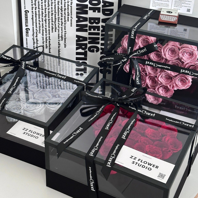 Preserved Roses in Acrylic Box